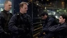 E-SWAT: Cyber Police 类似于 E-SWAT: Cyber Police