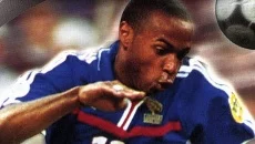 FIFA Soccer 2002 - 一款体育游戏类型的游戏